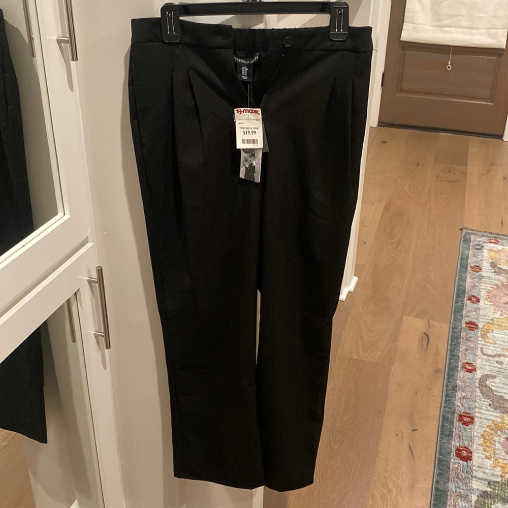 NWT SINCERELY JULES Black Pants • Size M • Never Worn